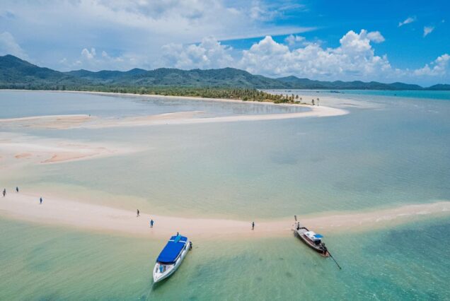Lazy James Bond Islands – Yao Yai Island Leam Haad 2 Beaches (premium service)