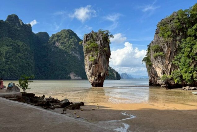James Bond Sunset & Bioluminescent Plankton Tour