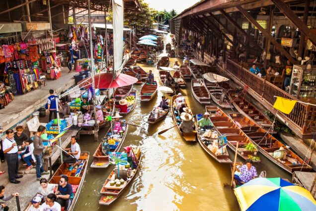 Floating Market & Temple Tour Program